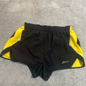 Asics Black and Yellow Athletic Shorts Size Small‎